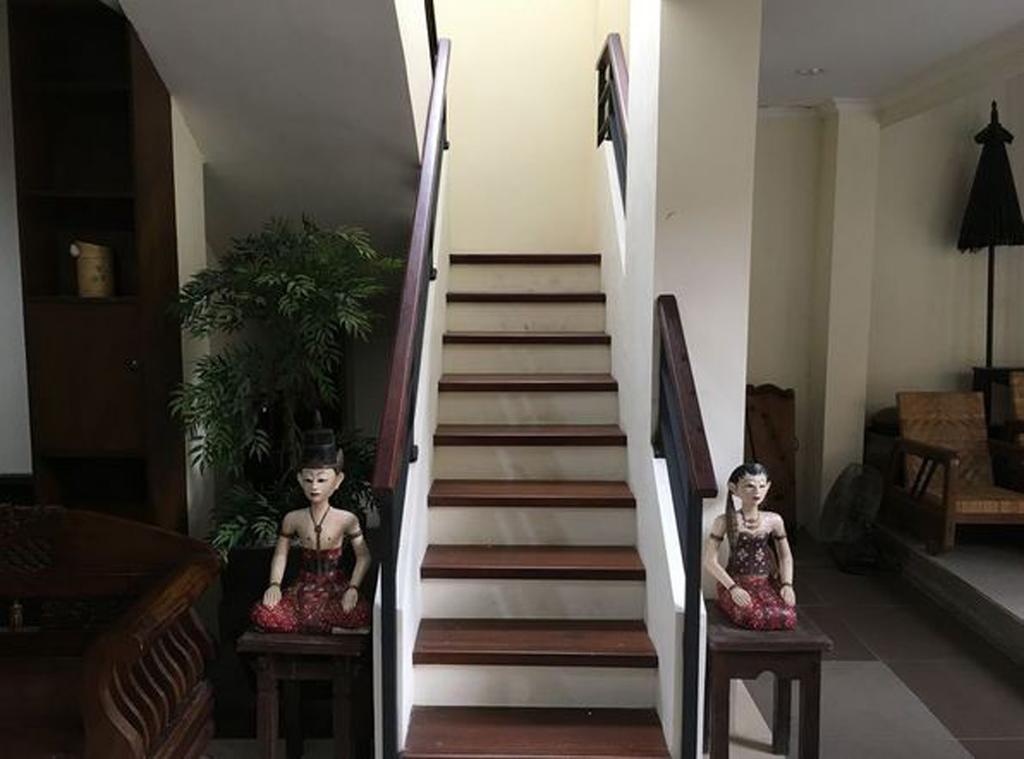 Griya Yunika Hotel Yogyakarta Exterior photo
